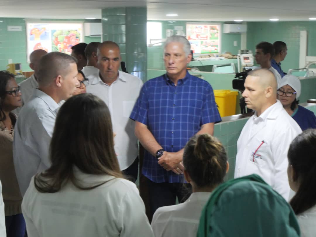 The President toured refurbished wards in the Pediatric Hospital.