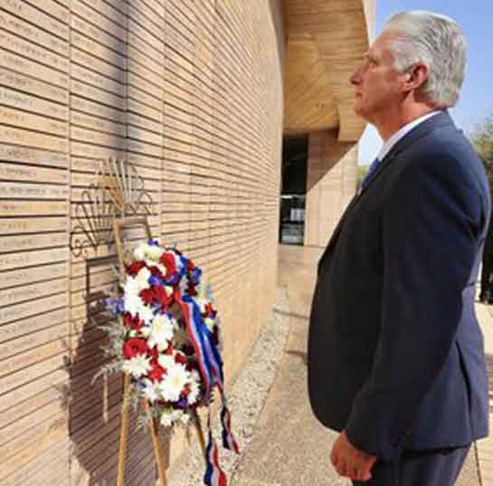 Díaz-Canel paid tribute to the Cubans who died for freedom in African countries