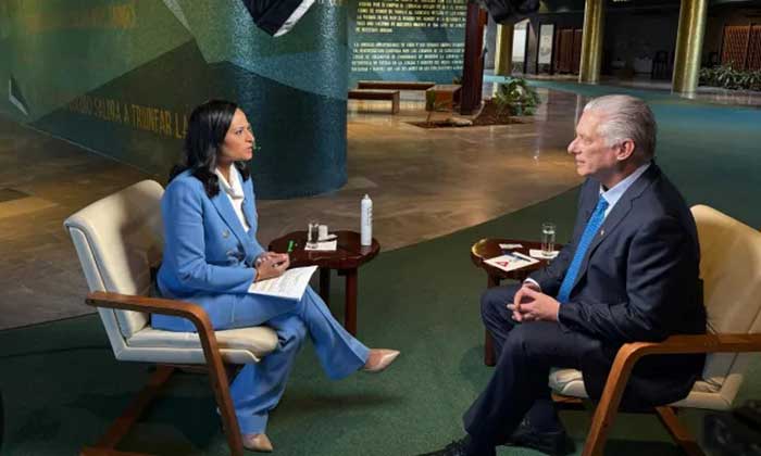 Kristen Welker, moderadora del programa Meet the Press, de NBC News, entrevista al presidente cubano Miguel Díaz-Canel.
