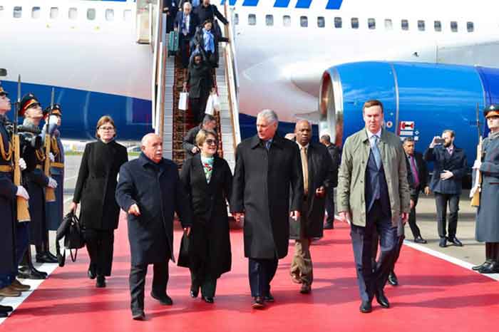 El presidente cubano llegó a la capital rusa procedente de San Petersburgo.