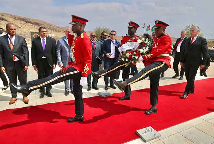 Díaz-Canel paid tribute to the Namibian independence fighters accompanied by the country's vice president 
