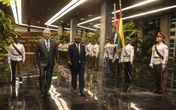 Sostienen conversaciones oficiales presidentes de Guinea Bissau y Cuba