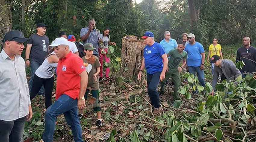 Cuban President joins in volunteer work after Hurricane Ian