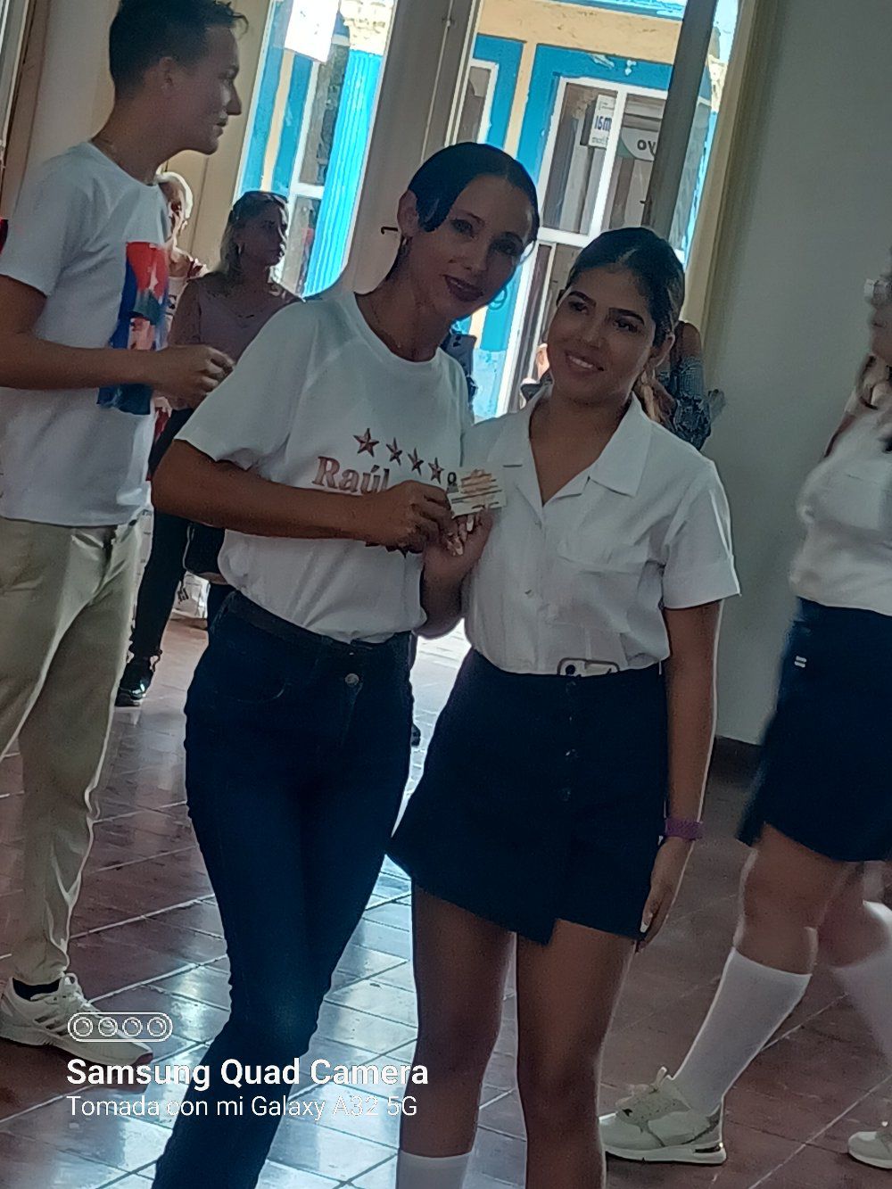 Entrega de carné de la UJC