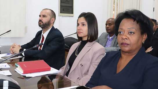 Jueces tuneros en Taller Nacional.