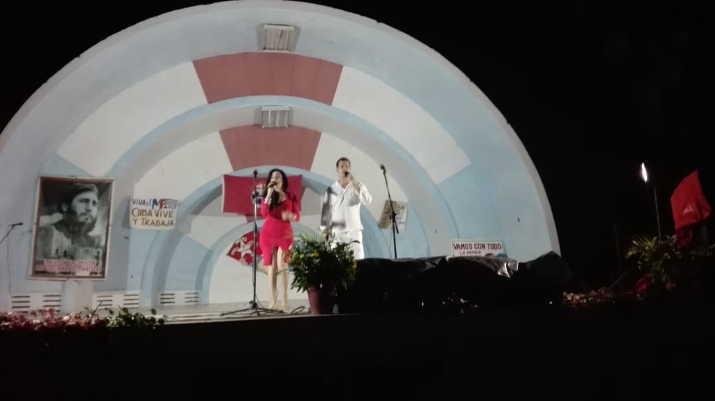 Gala artística en saludo al Primero de Mayo, en Puerto Padre
