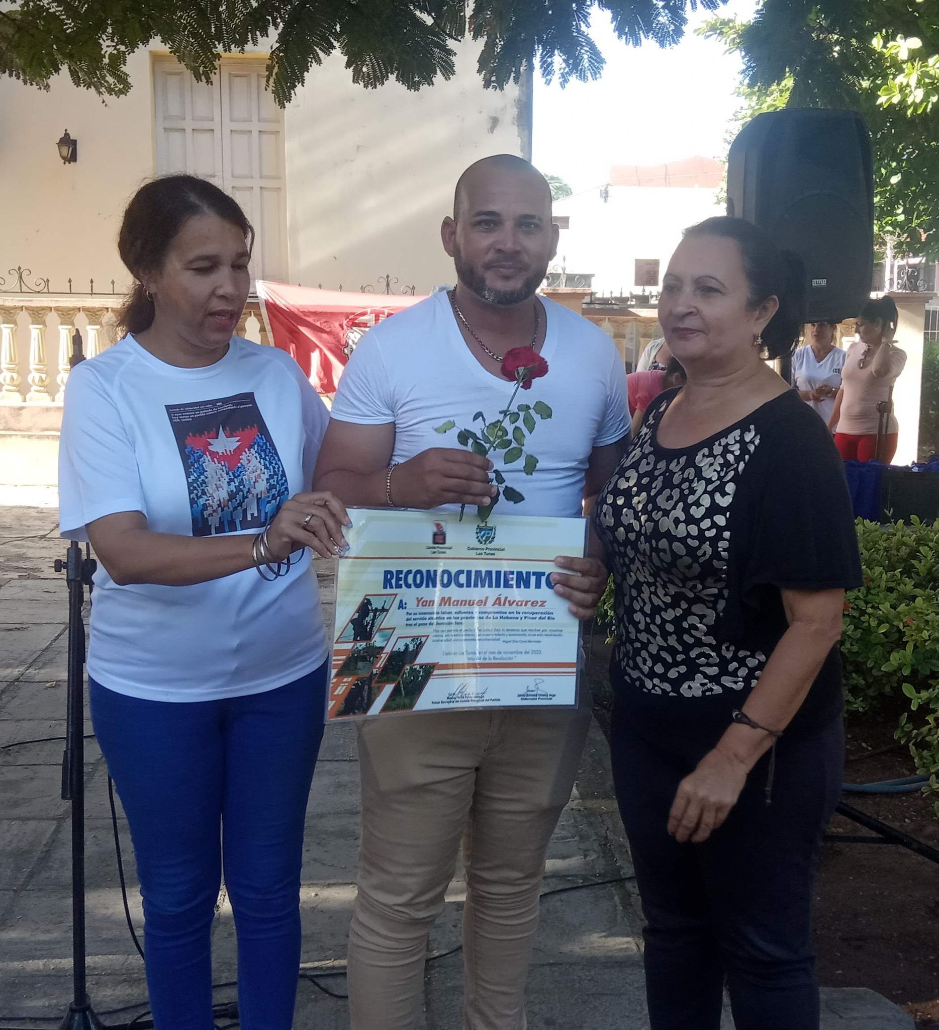 Recognition to electricity workers in Puerto Padre