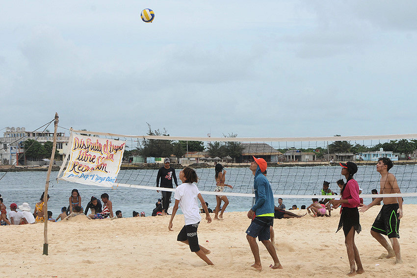 Las Tunas people enjoy the  north coast beaches