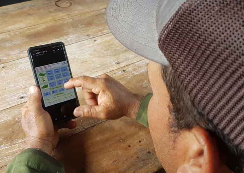 Gracias al Centro Meteorológico Provincial (CMP), Dixan tiene acceso a una información diaria que le permite planificar cada actividad