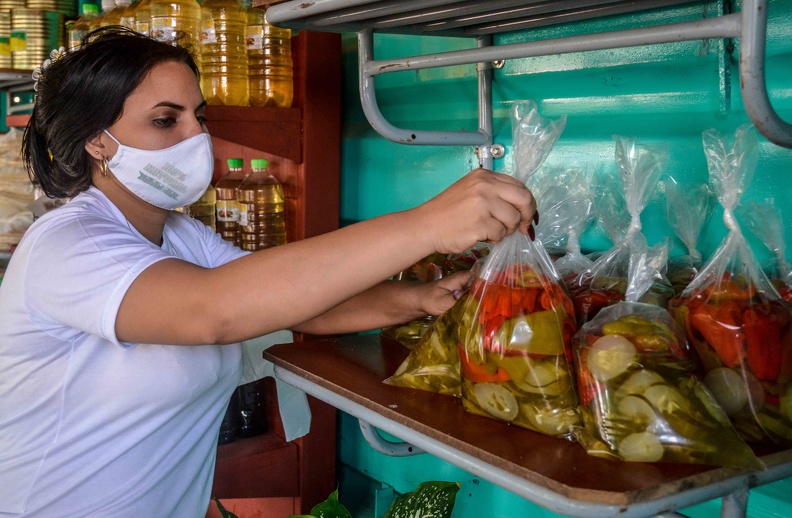 Los Almendros agricultural market