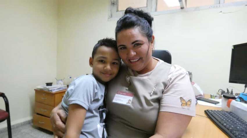 “No se deja de ser madre por estar trabajando”, comenta Ernestina Arias.