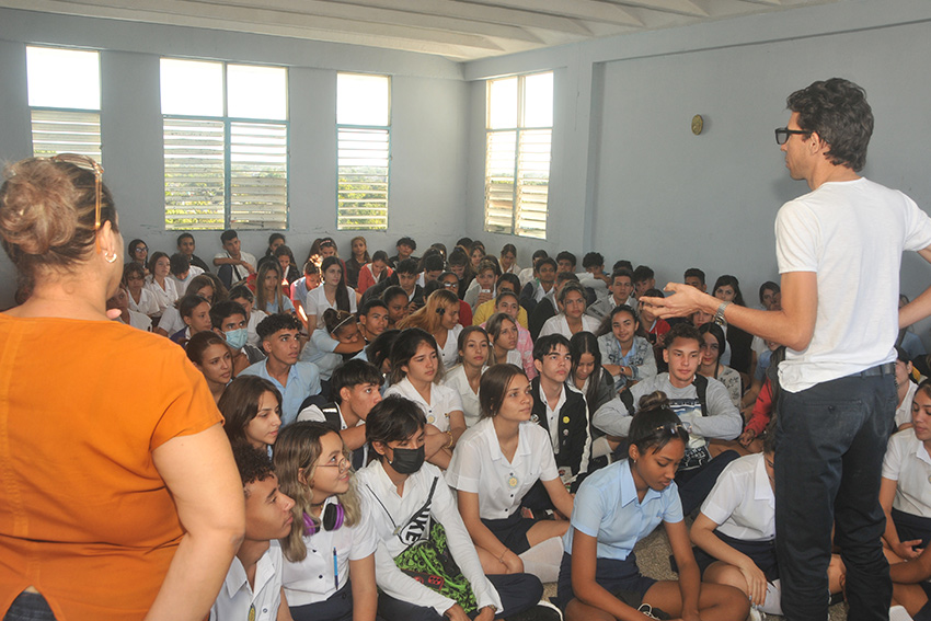 Vocational training activity at the Luis Urquiza IPVCE