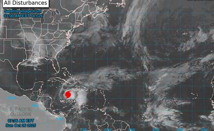 El huracán Melissa se mueve con un rumbo próximo al oeste, a siete kilómetros por hora.