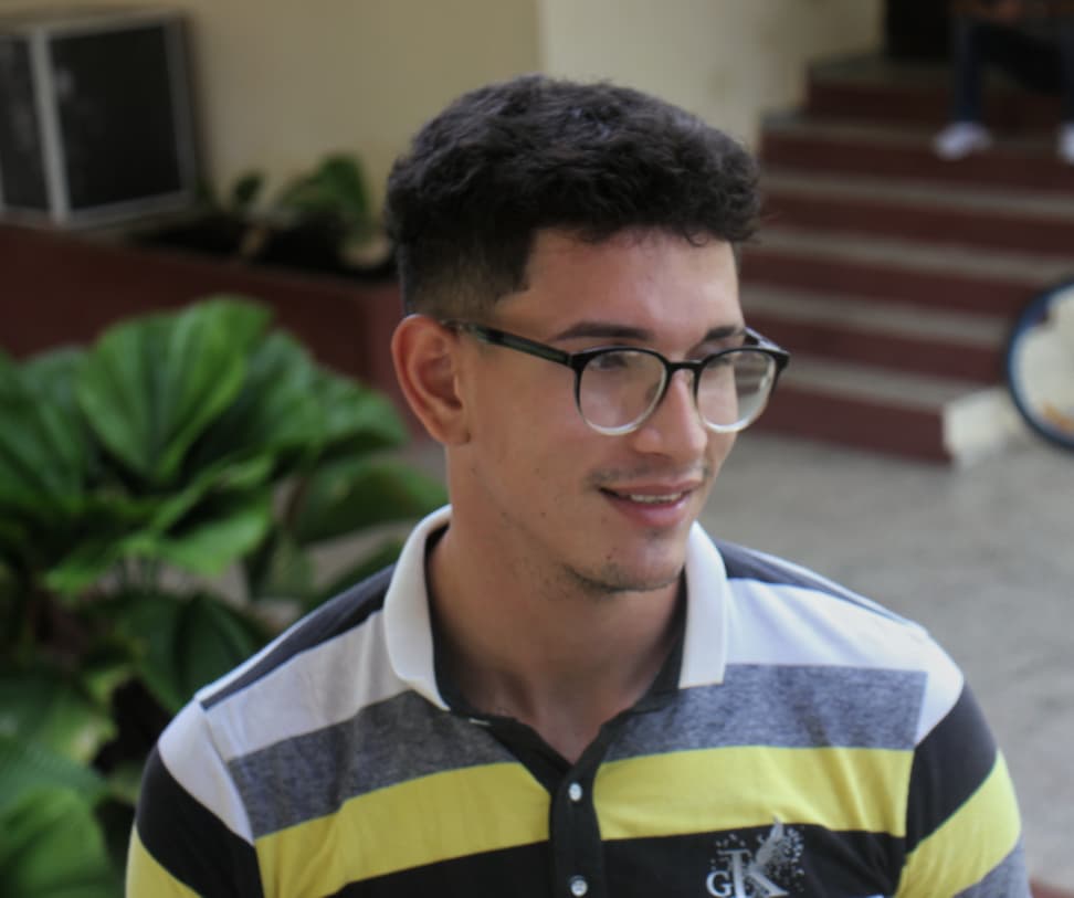 Alejandro shares that same passion in the classrooms and experimental fields in the University of Las Tunas