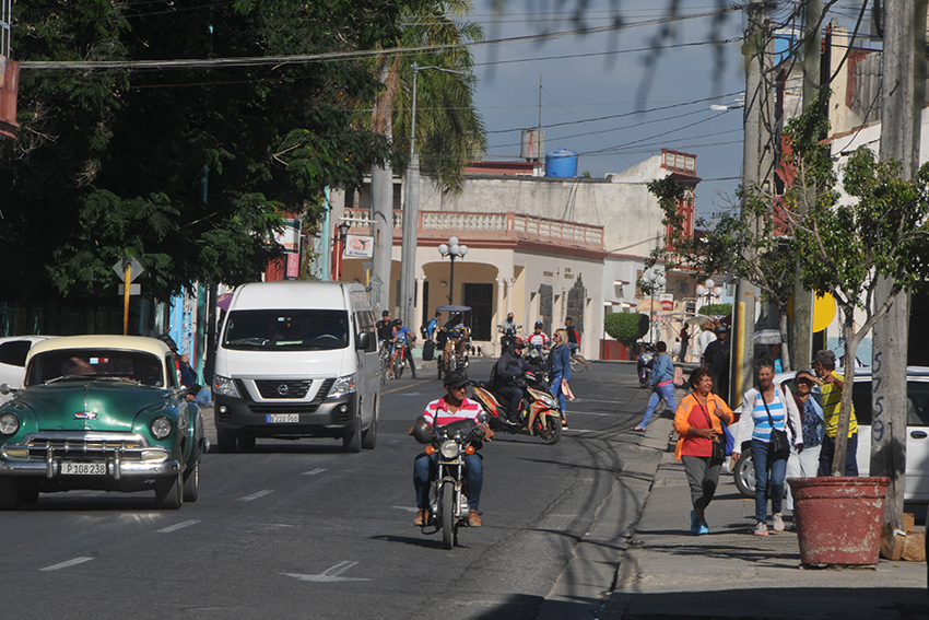 Las Tunas city and its inhabitants