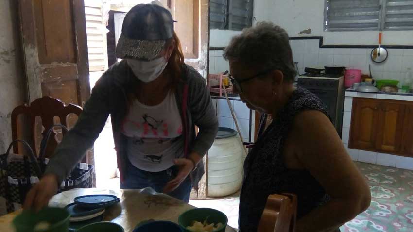 Social worker Niurbis González Serrano working with the Family Attention System