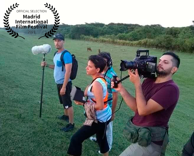 Yanet Pavón Bernal, the director of "La machetera, and her team