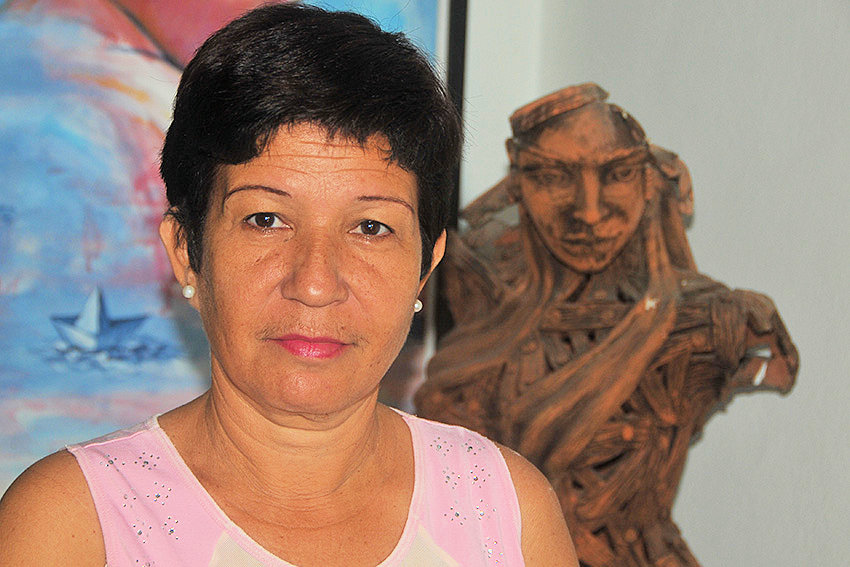 Art instructor Niurka Casanova