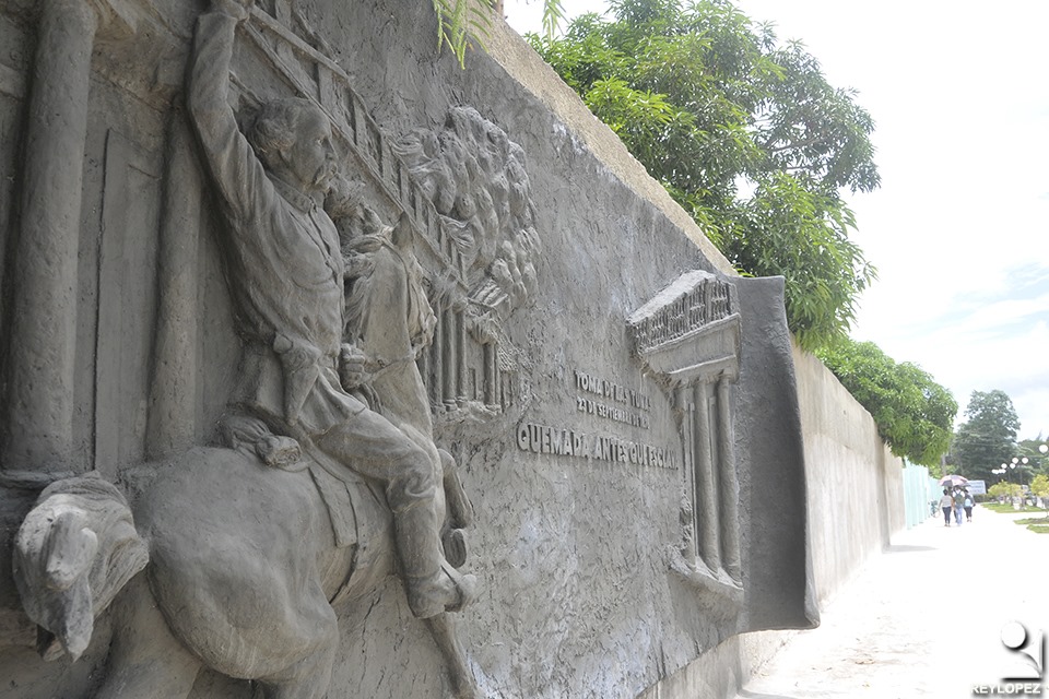 50-meter-long historical-sculptural mural that recreates fundamental historical events of Las Tunas