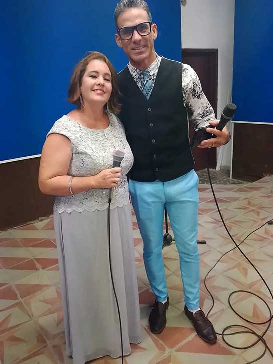 Darletis and Daniel host What a night tonight! live radio show.