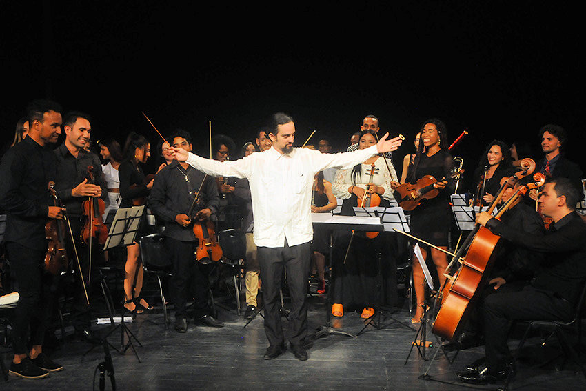 Las Tunas Symphony Orchestra performance