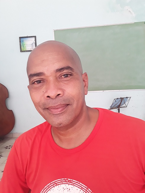 Alexander director de Caisimú
