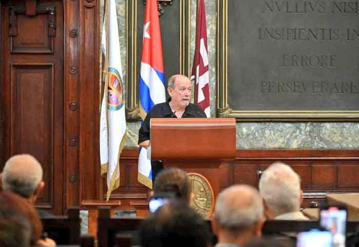 “It is indescribable to be recognized by the institution where so many personalities have made history," Silvio said