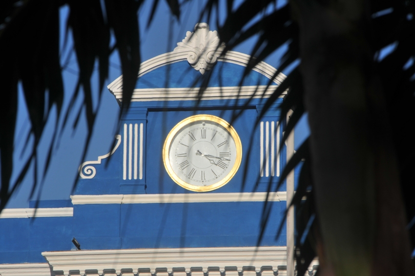 Clock in the heights of the Provincial Museum