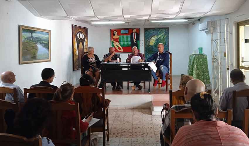 Afiliados tuneros debaten acuerdos de X Congreso Uneac.