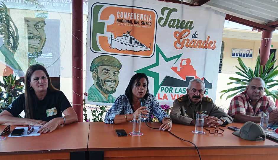 Las Tunas elects diret delegate to the 3rd SNTCD National Conference.