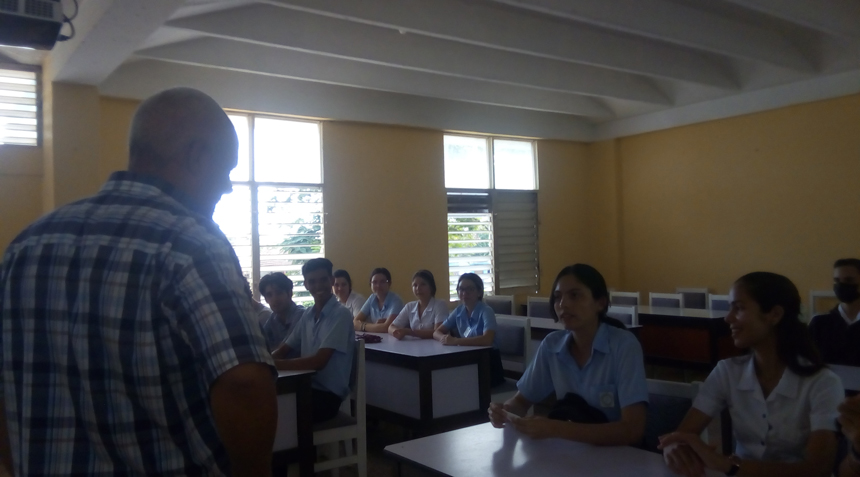 Contestan students fom the "Luis Urquiza Jorge"