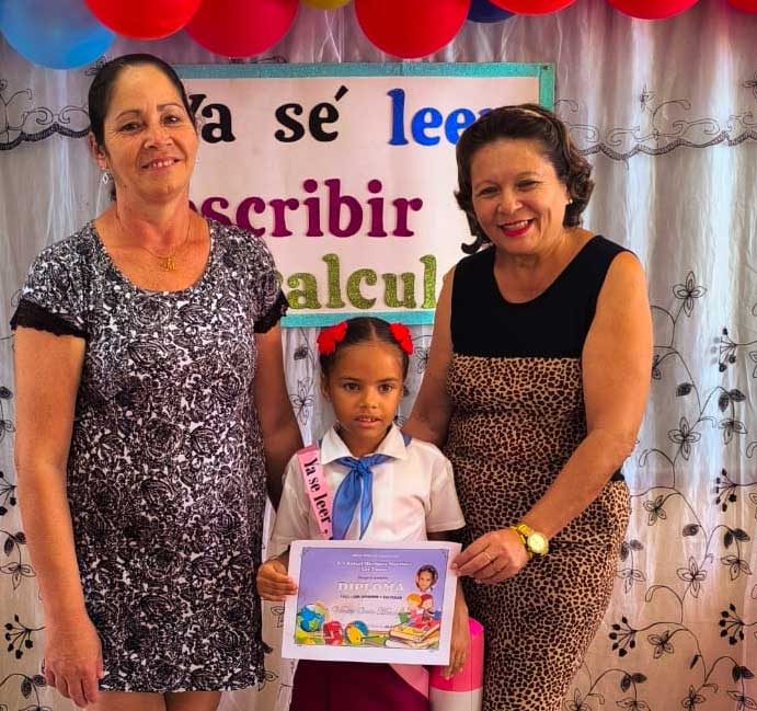 Ya Se Leer: júbilo en escuelas de la ensñanza primaria en Las Tunas.