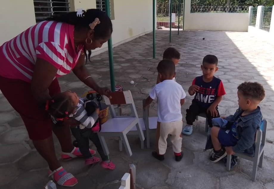 Children's houses are a solution to low capacity in childcare centers.