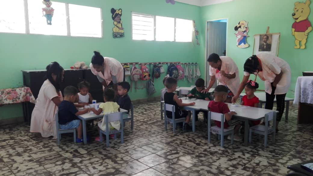 Children's houses are a solution to low capacity in childcare centers.