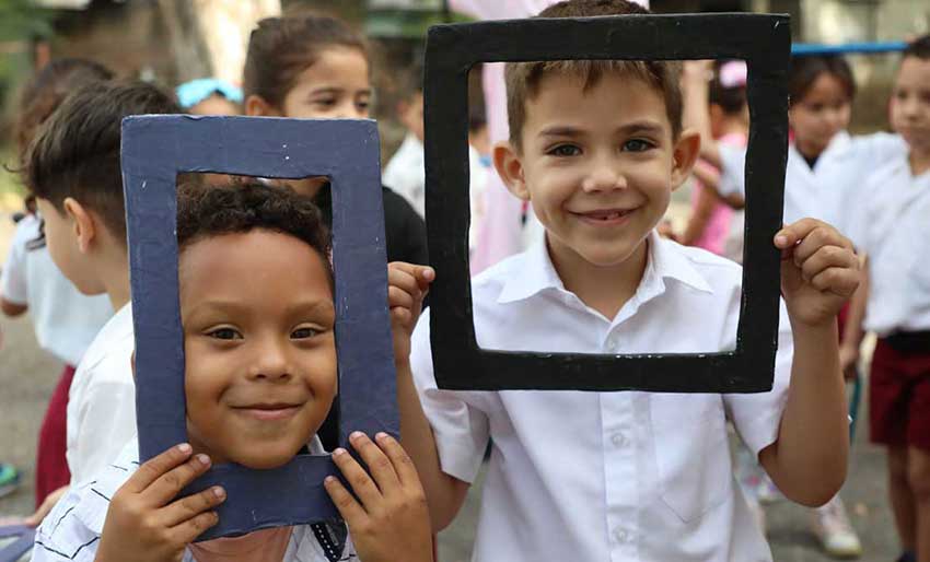 Celebración por el aniversario 65 de la creación de los círculos infantiles en Cuba 