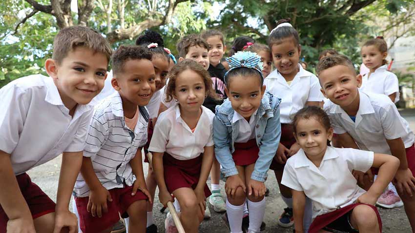 Celebración por el aniversario 65 de la creación de los círculos infantiles en Cuba 