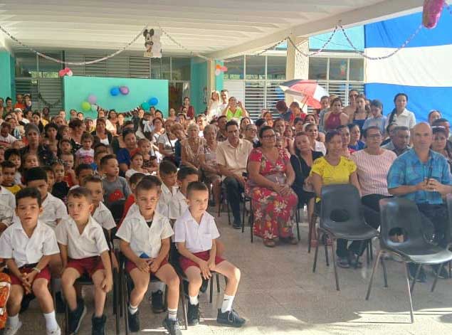 Celebración por el aniversario 65 de la creación de los círculos infantiles en Cuba 