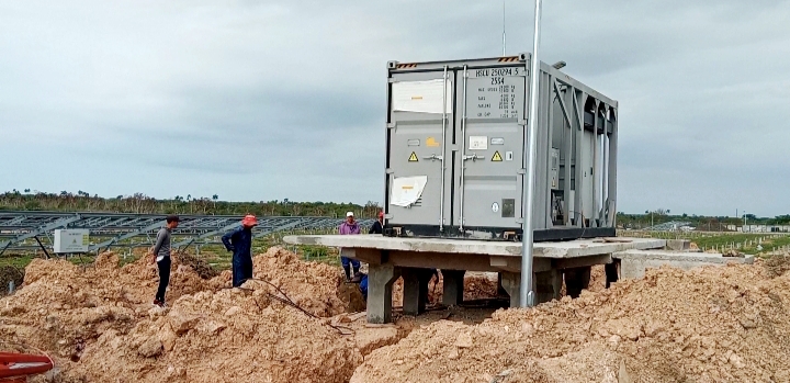 Construcción de parque solar Veguita Las Tunas 2