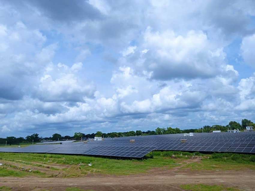 Parque Solar Fotovoltaico en construcción en la comunidad de Blanca Rosa.