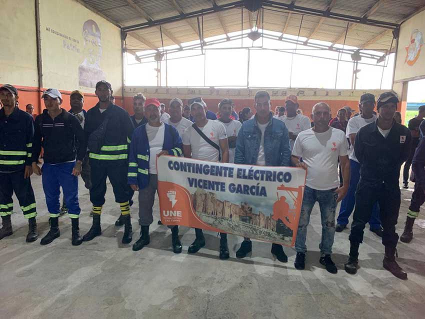 "Eléctricos" de Las Tunas contribuyen con la recuperación del sector en Santiago de Cuba.