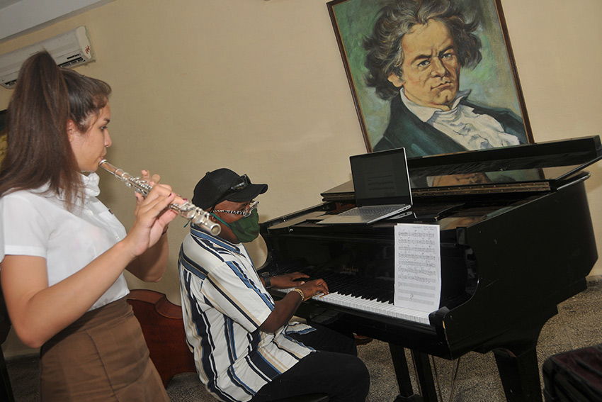 El Cucalambé professional art school (EPA).