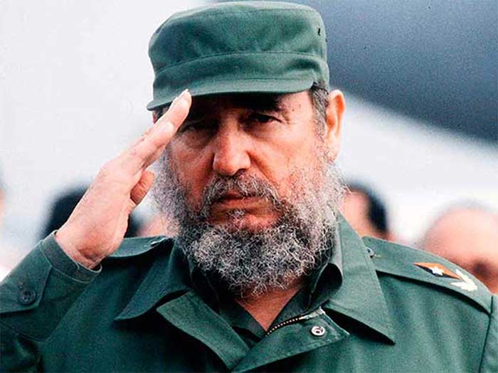 Fidel Castro emerge como un referente ineludible, cuyo legado político e ideológico guíala defensa de la soberanía.