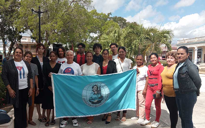 Acto simbólico de juicio oral y público de condena al bloqueo.