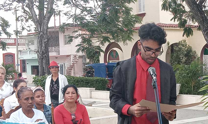 Acto simbólico de juicio oral y público de condena al bloqueo.