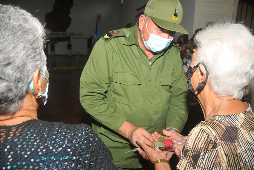 Ceremony of decorations for the 60th anniversary of the Federation of Cuban Women