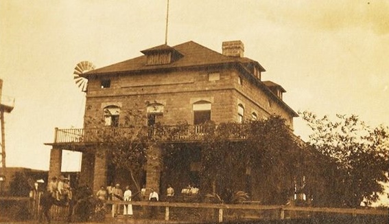 Casa de Piedra (Stone House)