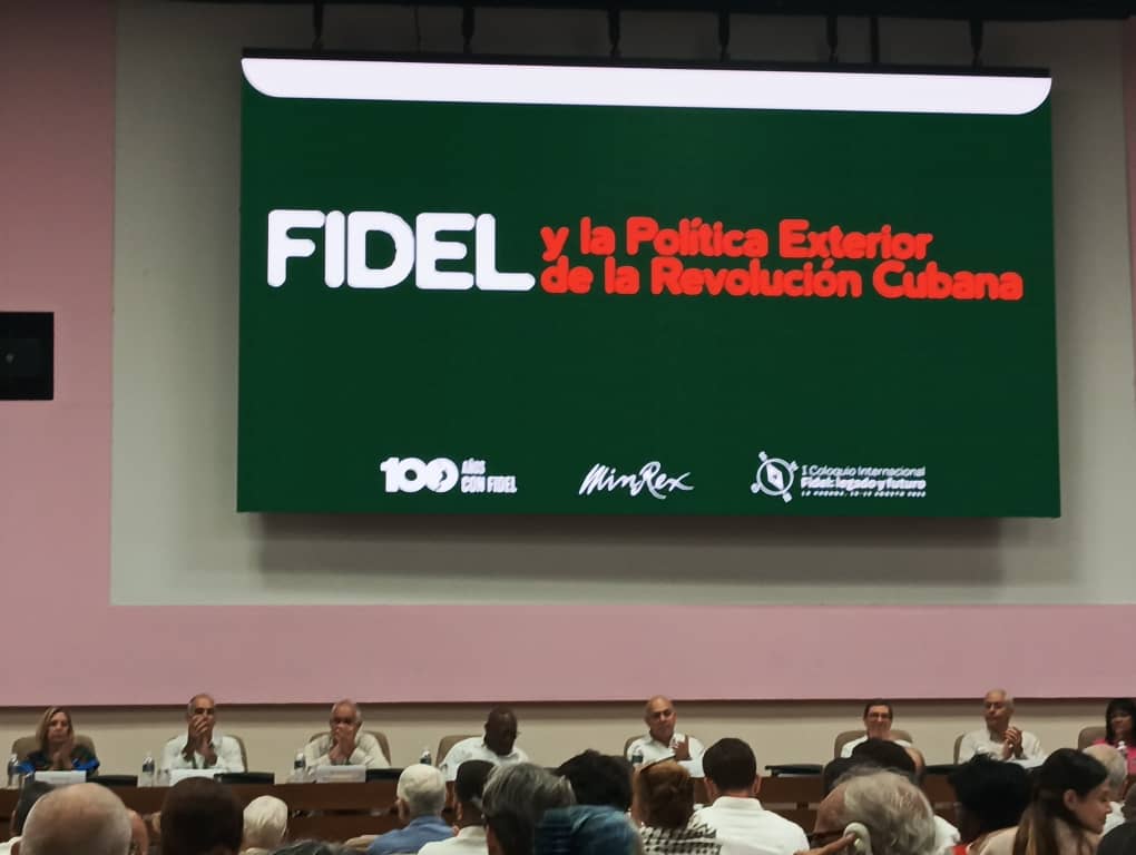 Tuneros en coloquio Fidel34