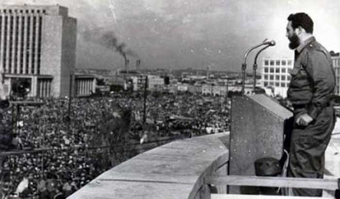 Cientos de miles de cubanos se reunieron en la Plaza de la Revolución para respaldar la Primera Declaración de La Habana.