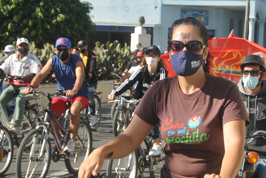 Youth bike ride in Las Tunas