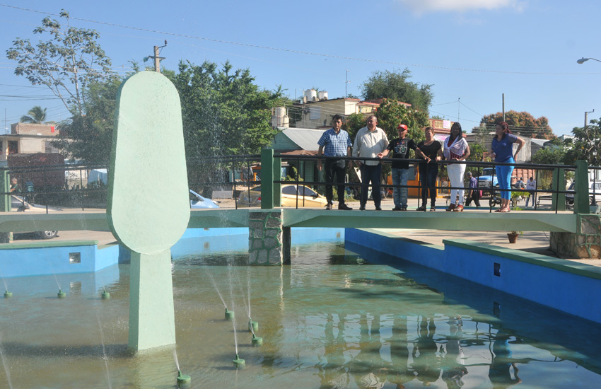 Fountain near Las Tunas railway station